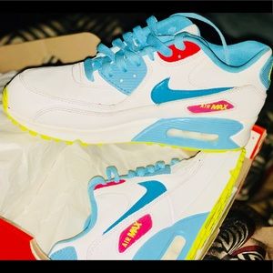 Womens Nike Air Max 90 Shoes